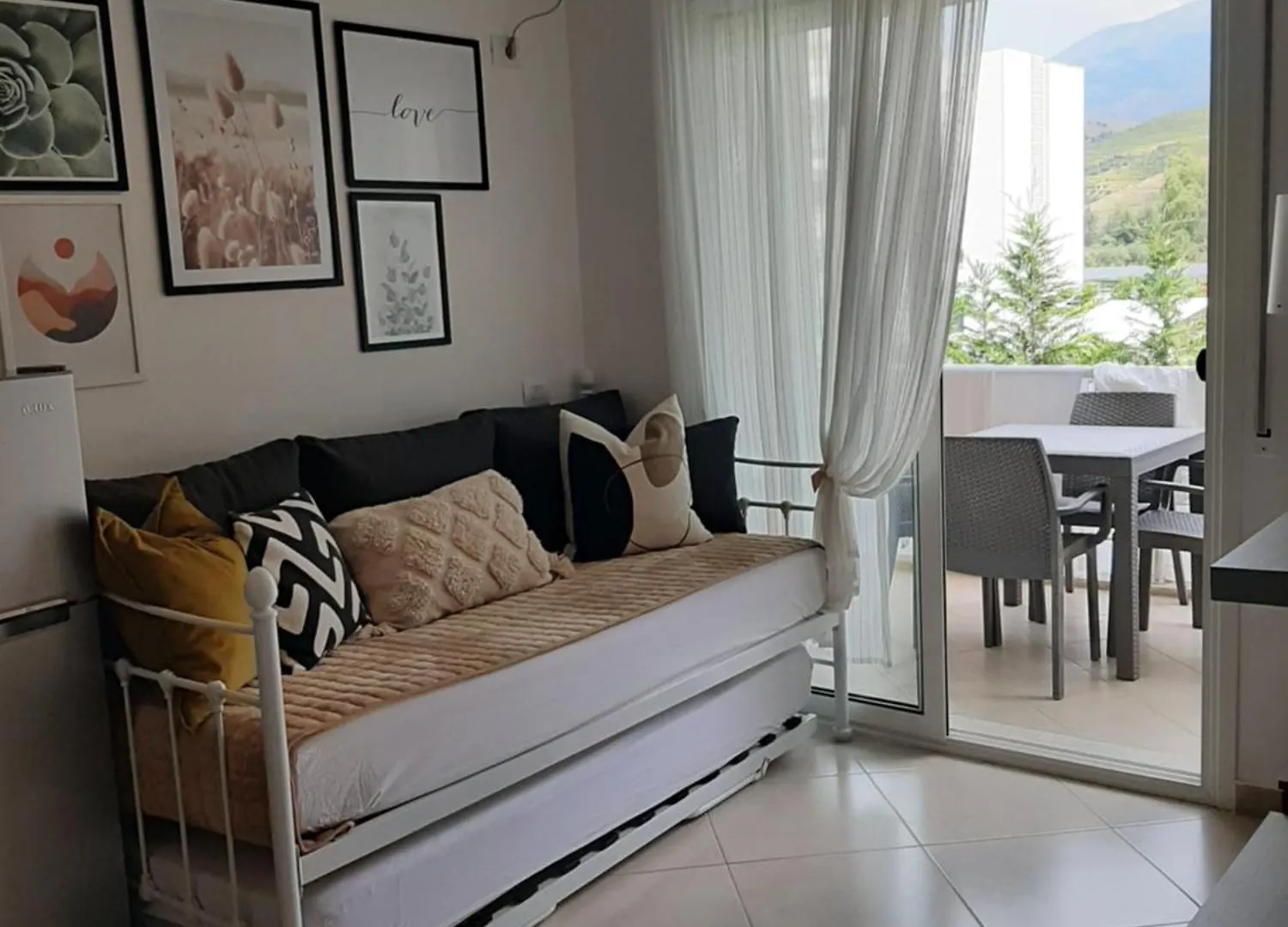 Sea Side Apartment Radhime Vlore Albania
