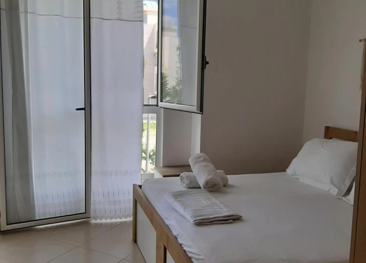Sea Side Apartment Radhime Vlore