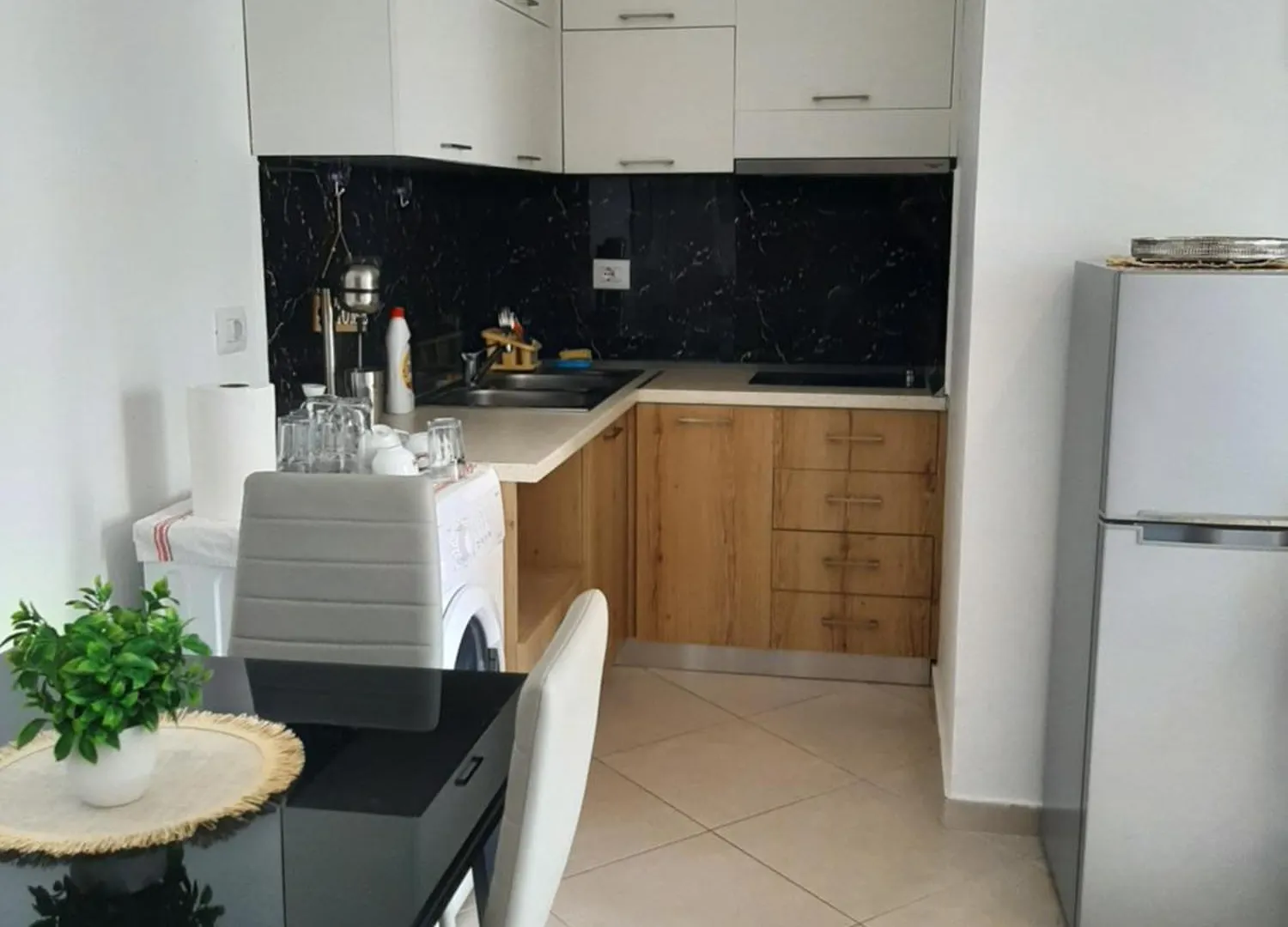 Sea Side Apartment Radhime Vlore Albania